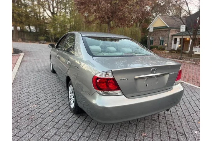 $4800 : 2005 Camry SE image 7