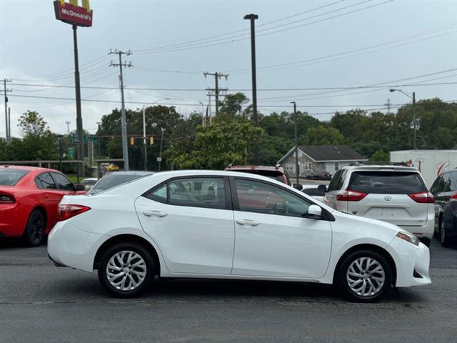 $11995 : 2017 Corolla LE image 7