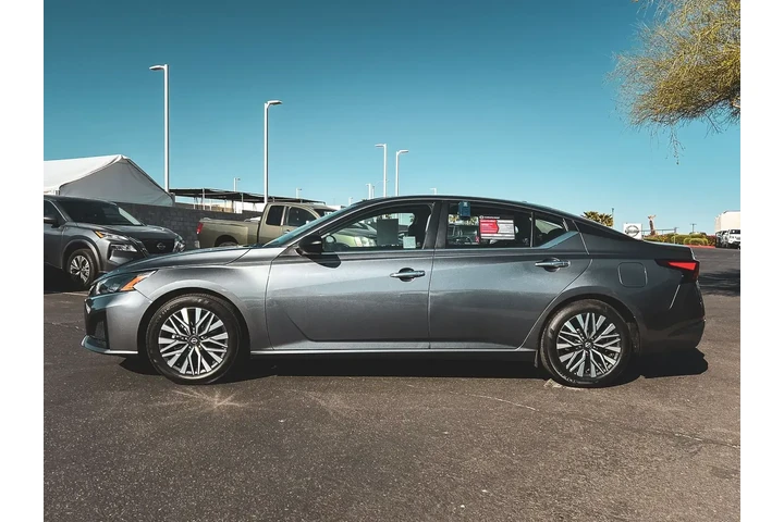 $18997 : Nissan Altima 2024 2.5 SV 4d image 2