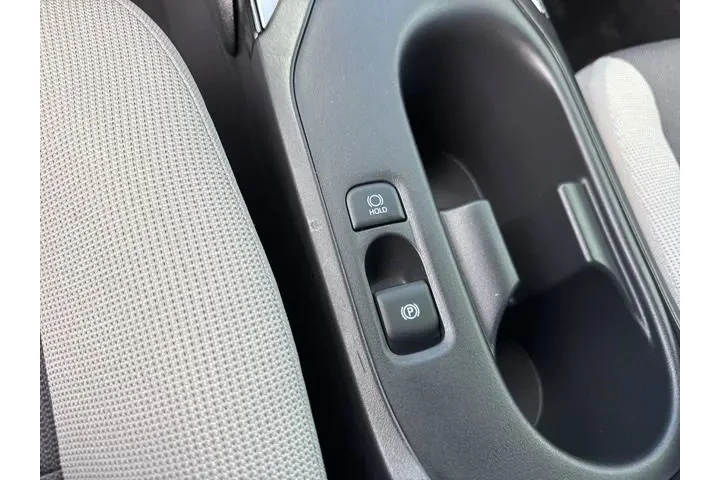 $19988 : Toyota Corolla 2025 LE 4dr S image 6