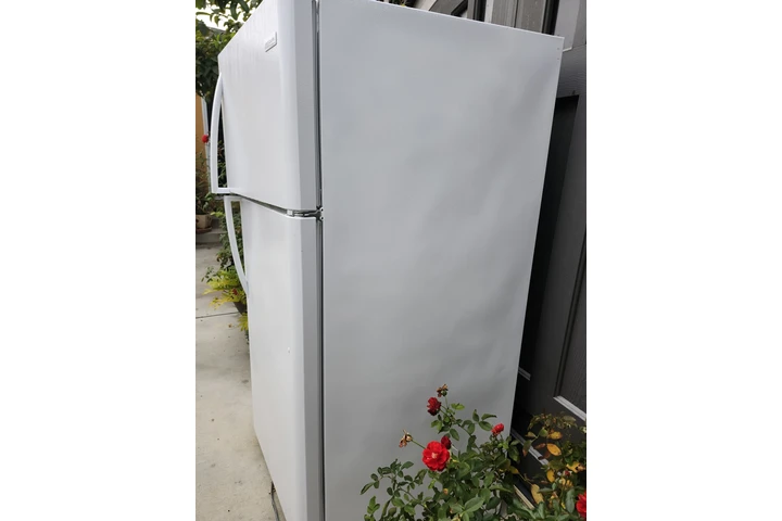 $250 : Refrigerador Frigidaire image 2