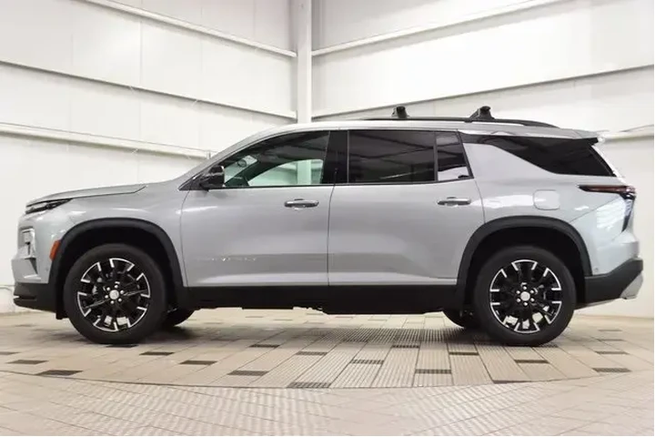 $45999 : Chevrolet Traverse 2025 4X4 image 4