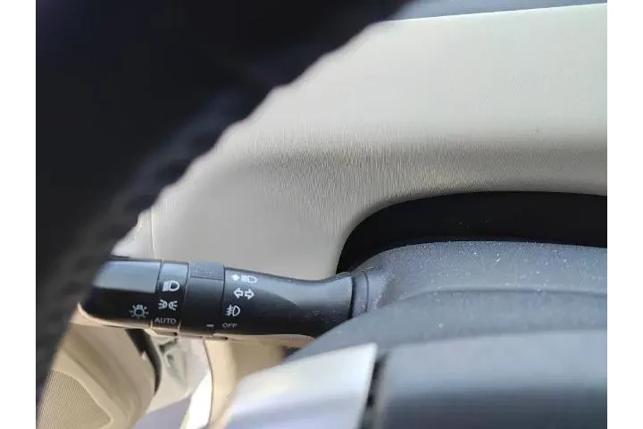 $14000 : Toyota Prius v 2014 Five 4dr image 8