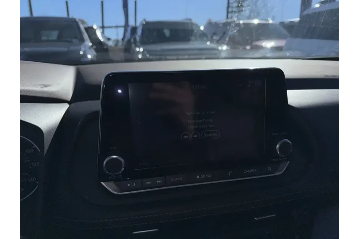 $21991 : Nissan Rogue 2023 SV 4dr Cro image 2