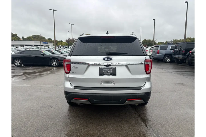 $10980 : 2019 Explorer XLT FWD image 3