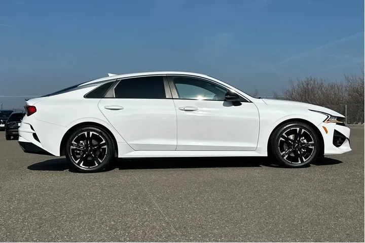 $21981 : Kia K5 2022 GT-Line 4dr Seda image 2