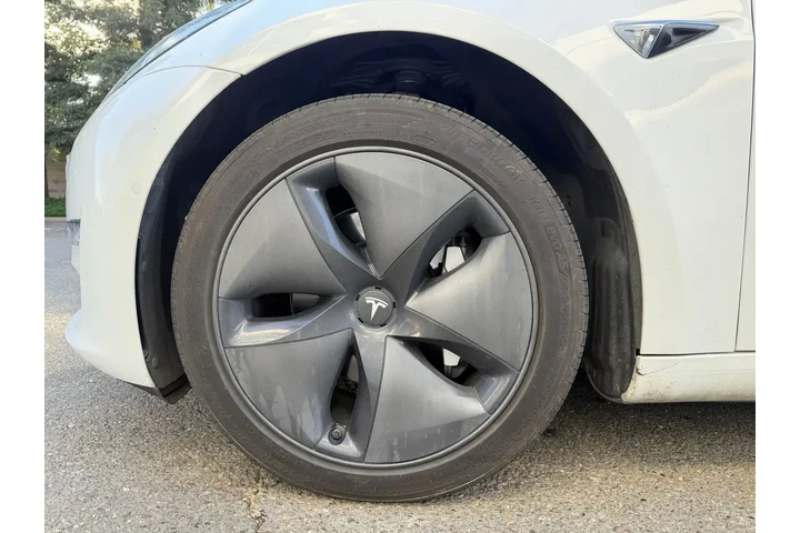 $22000 : Tesla Model 3 2019 Mid Range image 9