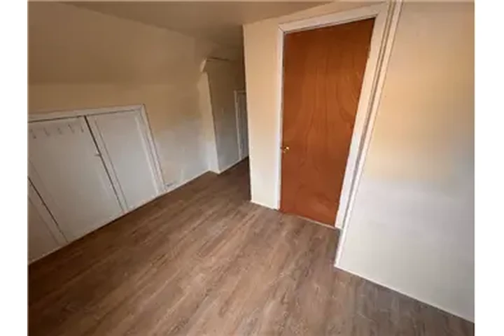 $1300 : Rental property with 3 bedro image 4