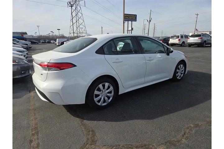 2020 Corolla LE image 5