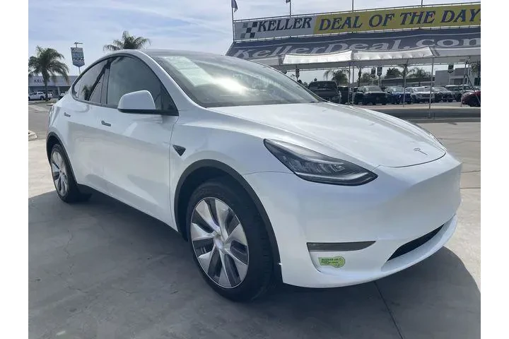 $31767 : Tesla Model Y 2023 AWD Long image 2