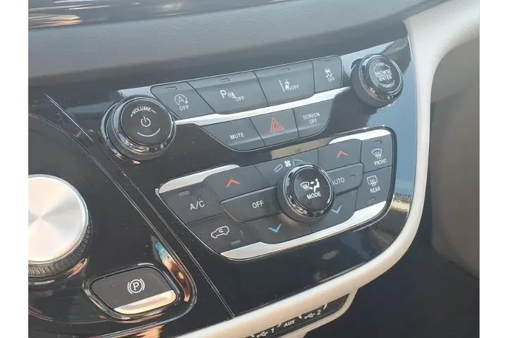 $26674 : Chrysler Pacifica 2024 Touri image 7