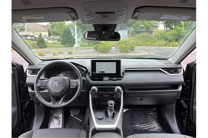 $38898 : Gold Certified2024 RAV4 Hybri image 4
