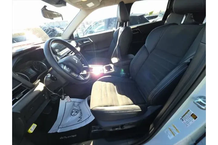 $24631 : Mitsubishi Outlander 2024 SE image 7