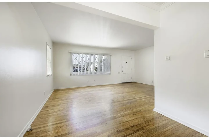 $900 : Encantadora casa de 2 dormitor image 5