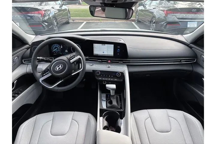 $27998 : Hyundai ELANTRA Hybrid 2025 image 6