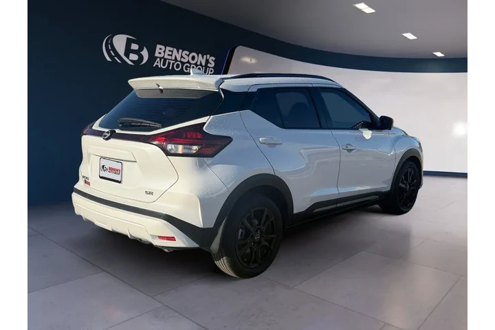 $25770 : Nissan Kicks 2023 SR 4dr Cro image 5
