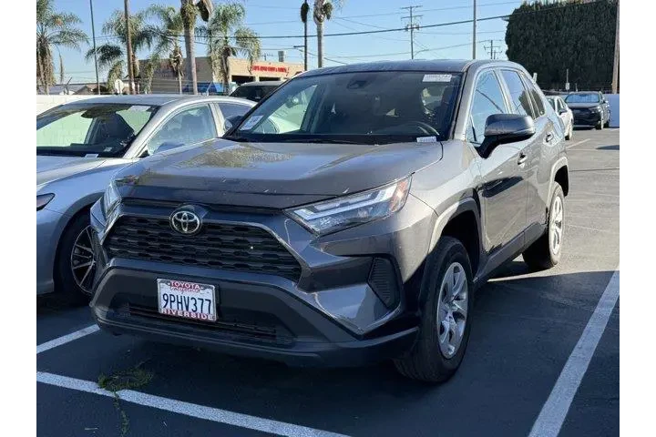 $25814 : Toyota RAV4 2024 LE 4dr SUV image 3
