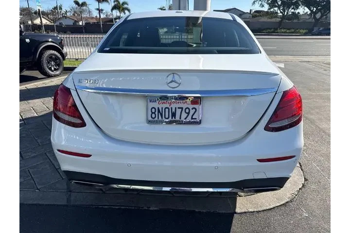 $19888 : Mercedes-Benz E-Class 2017 E image 7