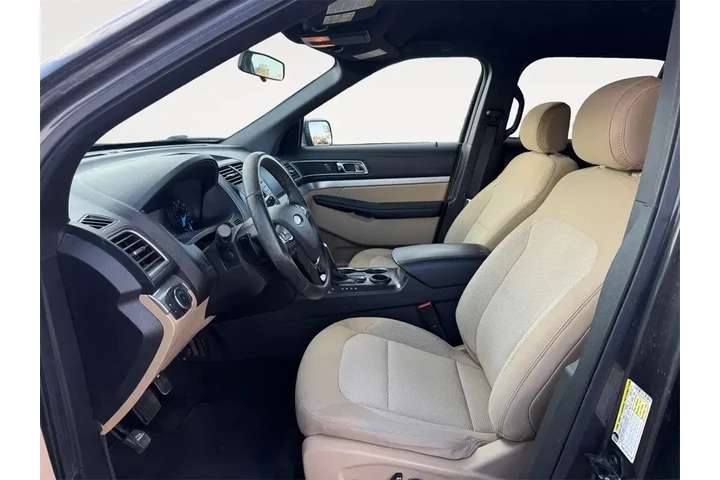 $13500 : Ford Explorer 2017 XLT 4dr S image 2