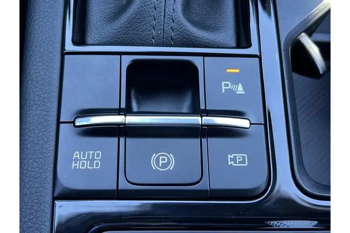 $28749 : Kia K5 2025 GT-Line 4dr Seda image 9