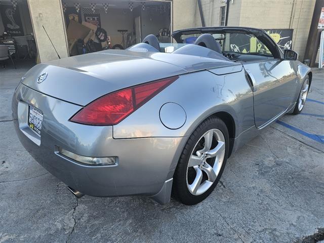 $10995 : 2004 350Z Enthusiast Roadster image 4