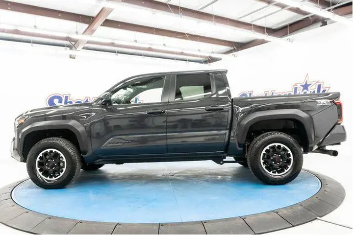 $40000 : Toyota Tacoma 2025 4x4 TRD O image 5