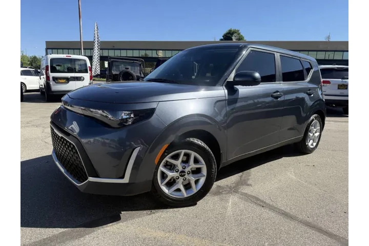 $14450 : 2023 Soul LX image 3