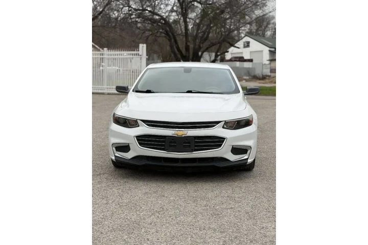 $6999 : 2017 Malibu LS image 3