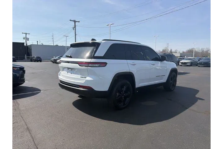 $31980 : Jeep Grand Cherokee 2023 4x4 image 7