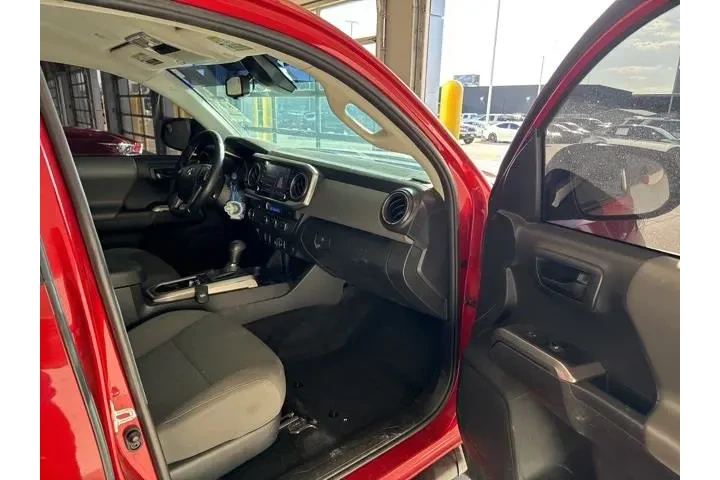 $29743 : Toyota Tacoma 2023 4x2 TRD S image 7