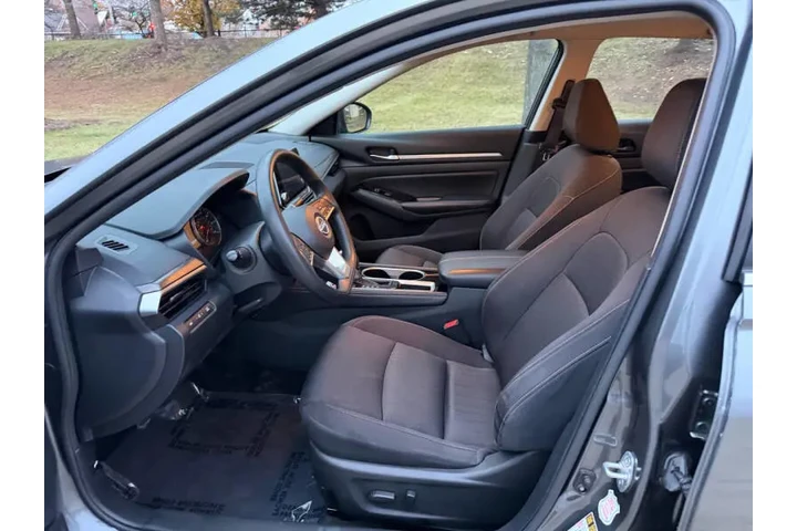 $15997 : 2023 Altima 2.5 SV image 9