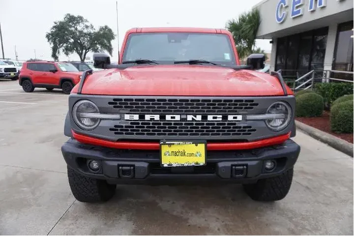 $39988 : Ford Bronco 2023 4x4 Base Ad image 2