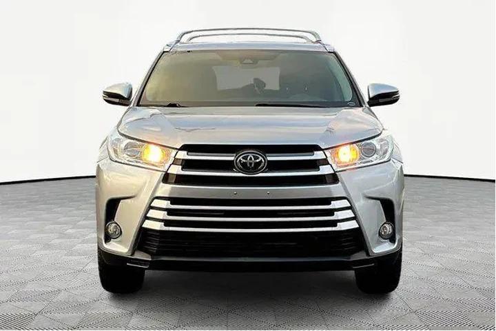 $24328 : Toyota Highlander 2019 XLE 4 image 2