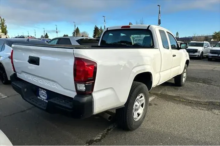 $25990 : Toyota Tacoma 2018 4x2 SR 4d image 3