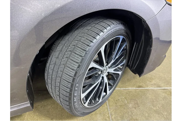 $18789 : Silver Certified2018 Camry SE image 10