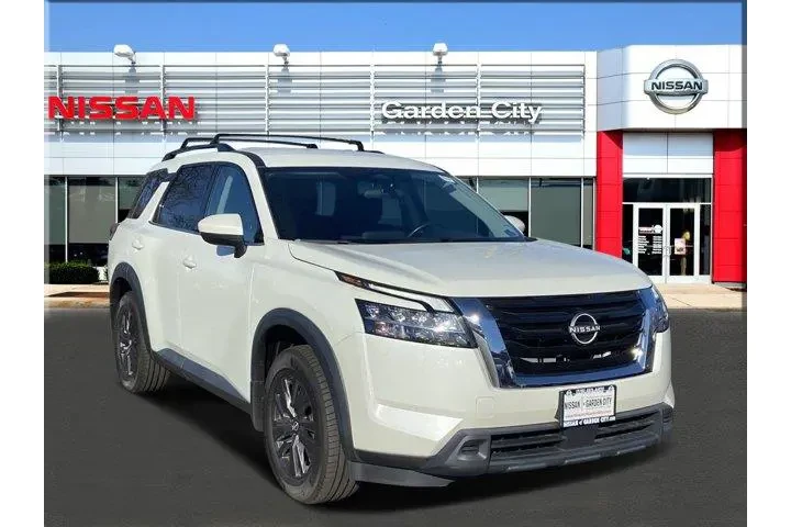 $27495 : Nissan Pathfinder 2022 AWD S image 1