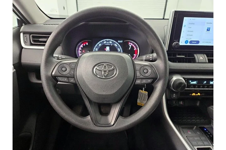 $29998 : Toyota RAV4 2025 AWD LE 4dr image 10