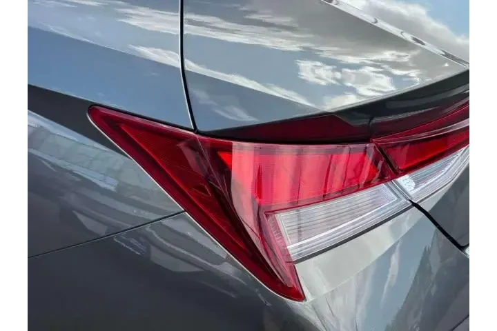 $18998 : Hyundai ELANTRA 2024 SEL 4dr image 10