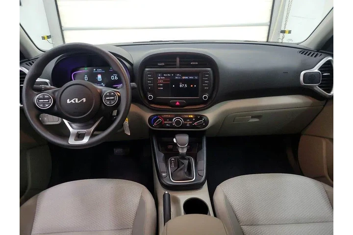 $19998 : Kia Soul 2025 LX 4dr Crossov image 9