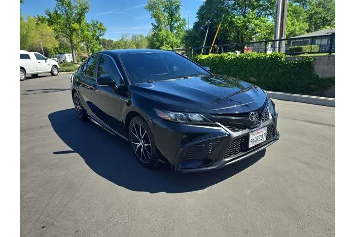 $25995 : Toyota Camry 2022 AWD SE 4dr image 1