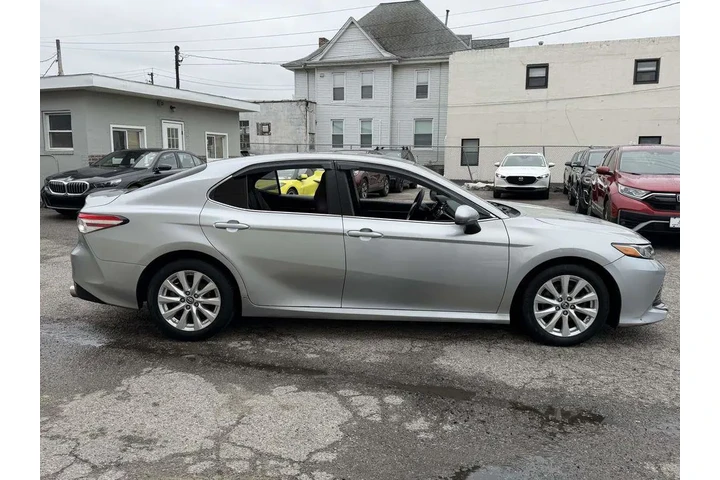 $13256 : Toyota Camry 2018 LE 4dr Sed image 9