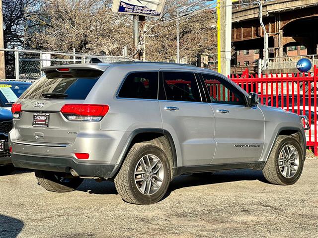 $22000 : 2018 Grand Cherokee LIMITED image 7