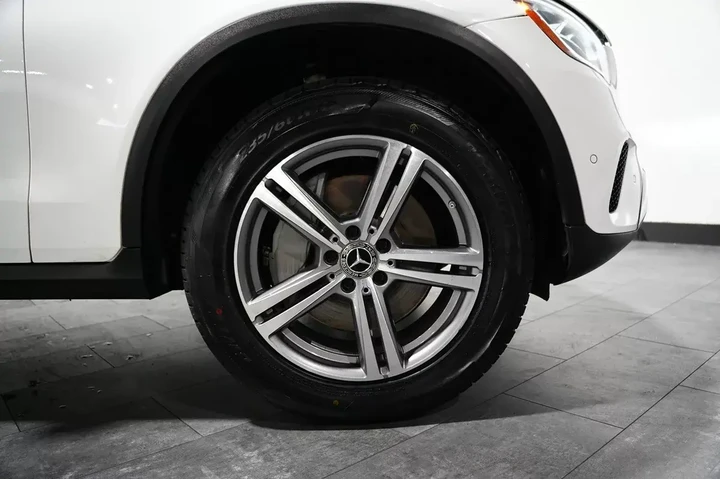 $16568 : 2021 GLC 300 image 5