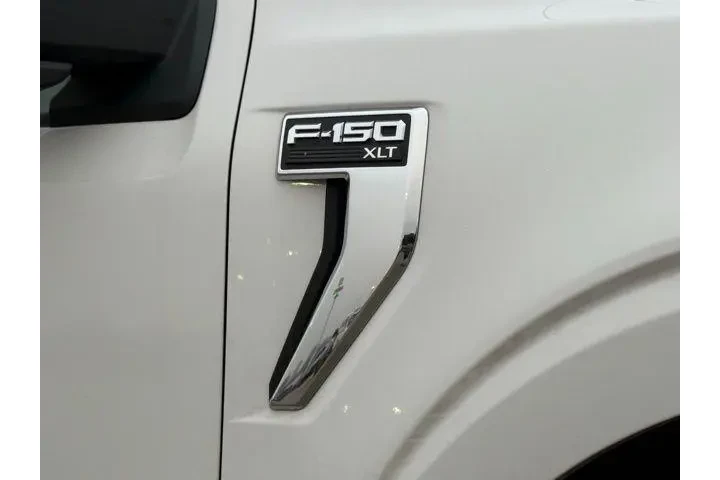 $33800 : Ford F-150 2021 4x4 XLT 4dr image 9