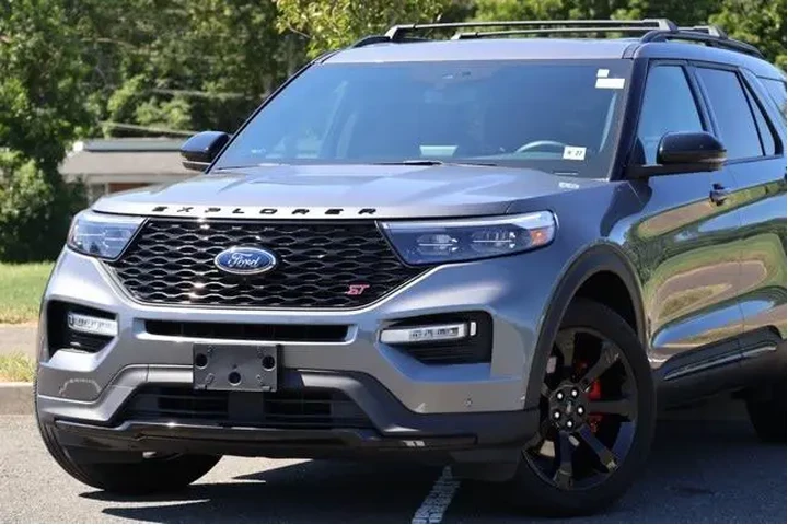 $39495 : Ford Explorer 2022 AWD ST 4d image 2