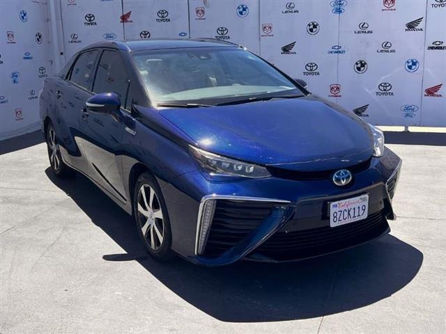 $9995 : Used 2019 Mirai Sedan for sal image 1