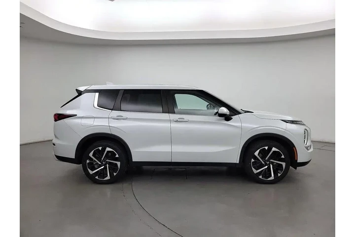 $23998 : Mitsubishi Outlander 2022 AW image 4