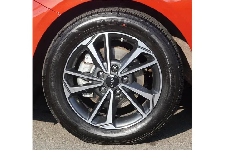 $17250 : 2024 Forte LXS image 10