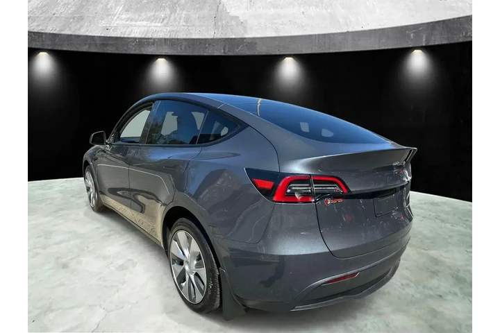 $31705 : Tesla Model Y 2023 AWD Long image 5