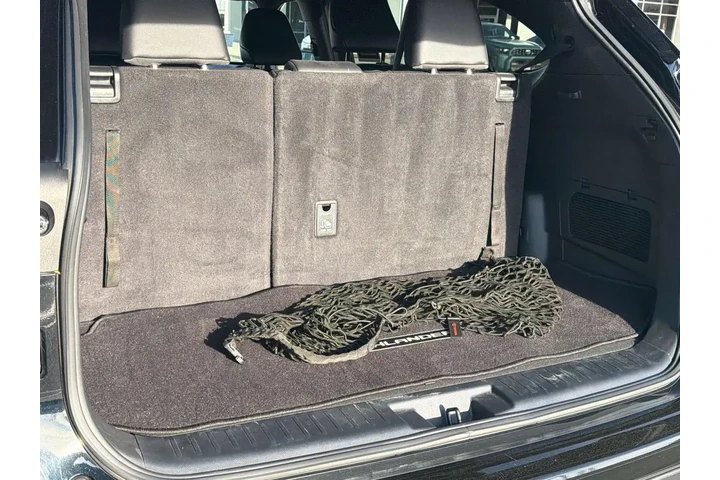 $37599 : Toyota Highlander 2023 L 4dr image 9